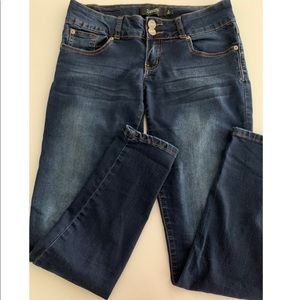 THREAD MARKET DARK WASH LOW RISE SKINNY JEANS
